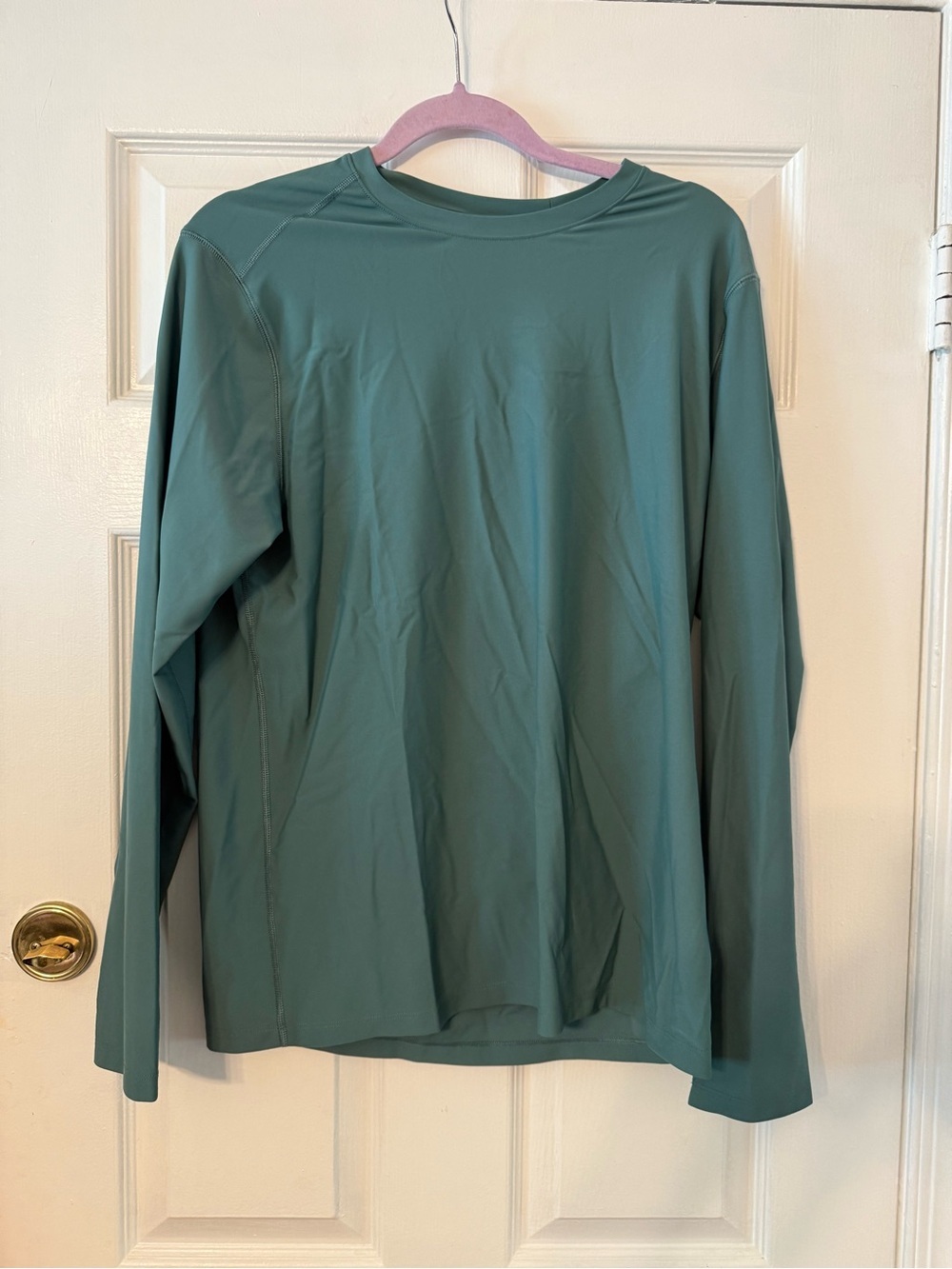 Old Navy Sage Green Long Sleeve Athletic Crewneck Top